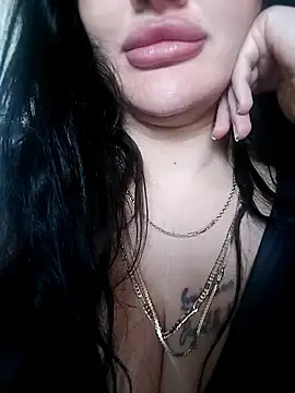 Wildbeautifulgirl  live sex cam