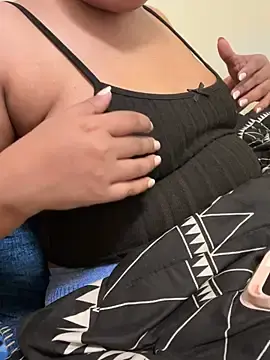 Babeee93  live sex cam