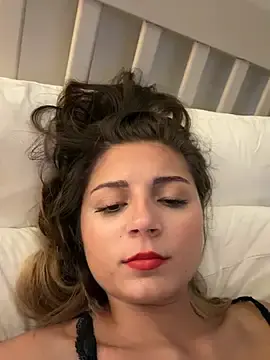 CrystalRose20  live sex cam