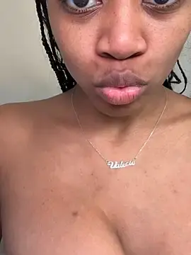 NaomiBella333  live sex cam