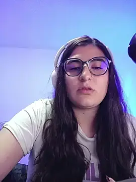 Ahrianabluff  live sex cam