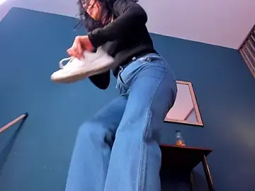 Kira_moon__  live sex cam