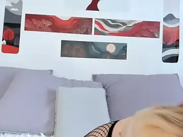 MiaThaine  live sex cam