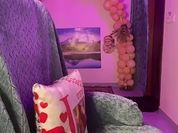 Royal_girl_1  live sex cam