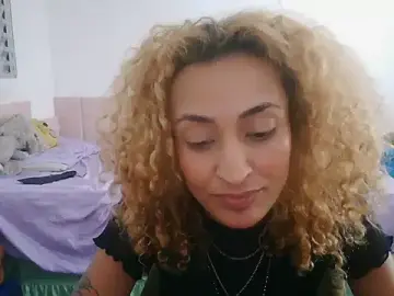 Skinnygirlsauce  live sex cam