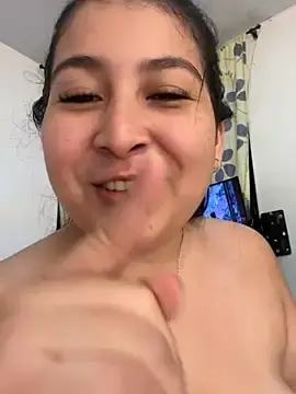 Evelyn_1702  live sex cam