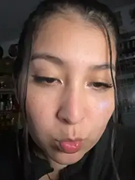 Evelyn_1702  live sex cam
