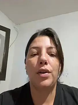 Lolitalatinaok  live sex cam