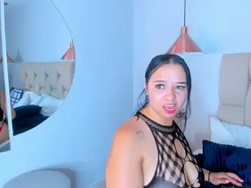 Naomi_sinner  live sex cam