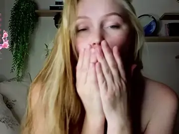 Red_FoxGirl  live sex cam