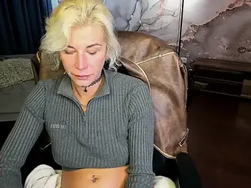 Emilia_Wilss  live sex cam