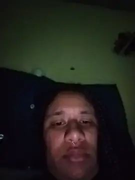 Naiv28  live sex cam