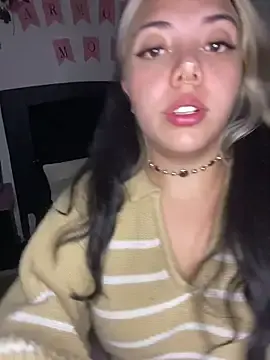 Paulette_Blanche  live sex cam