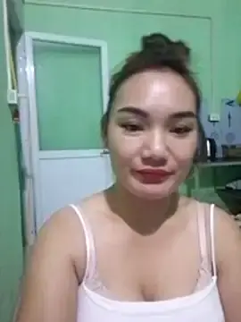 Voiva11  live sex cam