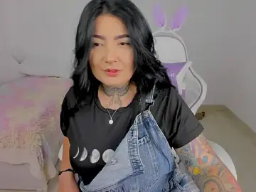 Heeyy_kitty  live sex cam