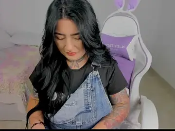 Heeyy_kitty  live sex cam
