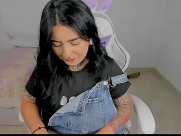 Heeyy_kitty  live sex cam