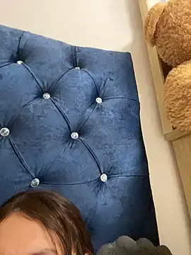Vikysexy283  live sex cam