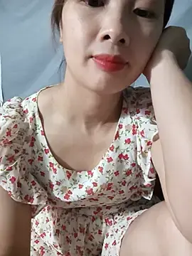 Bee_2x  live sex cam