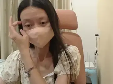 Lil-Cherries  live sex cam