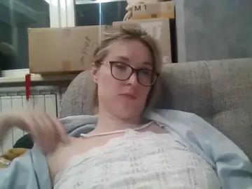 Jugira  live sex cam