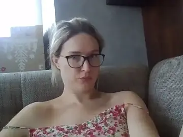 Jugira  live sex cam