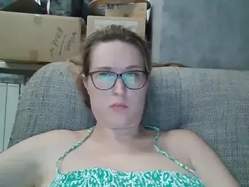 Jugira  live sex cam