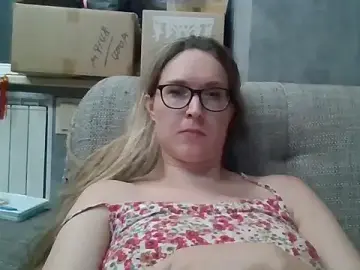 Jugira  live sex cam
