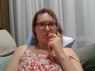 Jugira  live sex cam