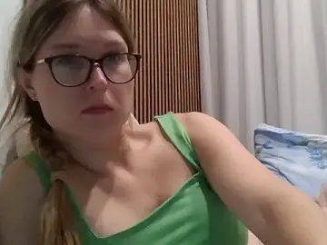 Jugira  live sex cam