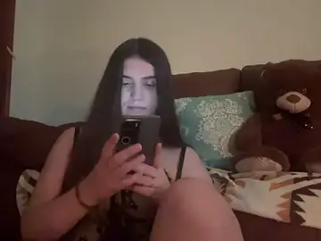 LucyRed  live sex cam