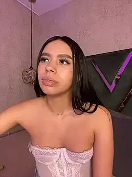 Zaraa_Rougue  live sex cam