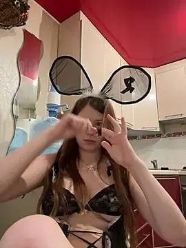 CarolaineMyers  live sex cam