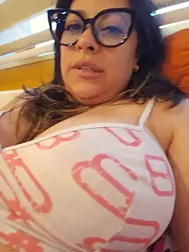 Itsmya  live sex cam