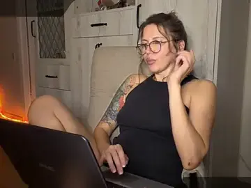 Linoria  live sex cam