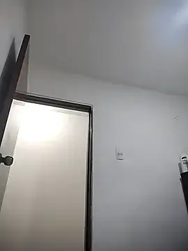 Nini_Love_  live sex cam