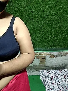 V-Queen-Riya  live sex cam