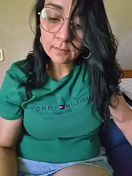 PaulinaDiaz1  live sex cam