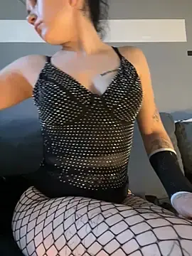 LittleSweetBitch  live sex cam