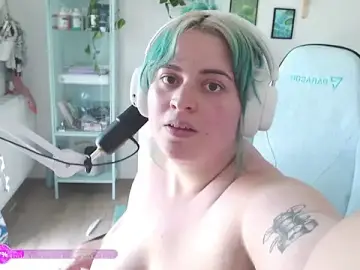 YourPrettyHazel  live sex cam