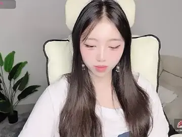 Yukiy8877  live sex cam