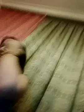 Gupsemilf19  live sex cam