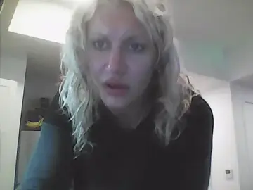 Kittiikrazii  live sex cam