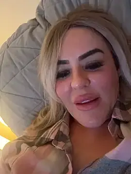 Frankie32x  live sex cam