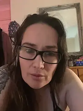 Rennie84  live sex cam