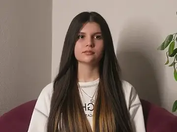 SuzieReding  live sex cam