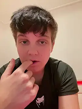 YoungMoxy  live sex cam