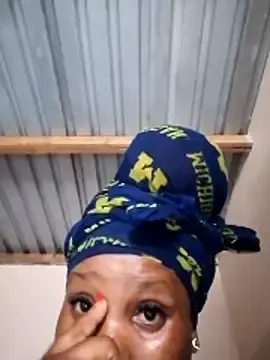 Yummyboomsbb  live sex cam