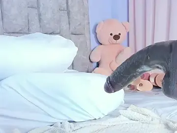 Queen_yully  live sex cam