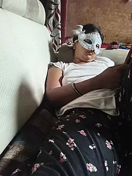 Geeta33  live sex cam